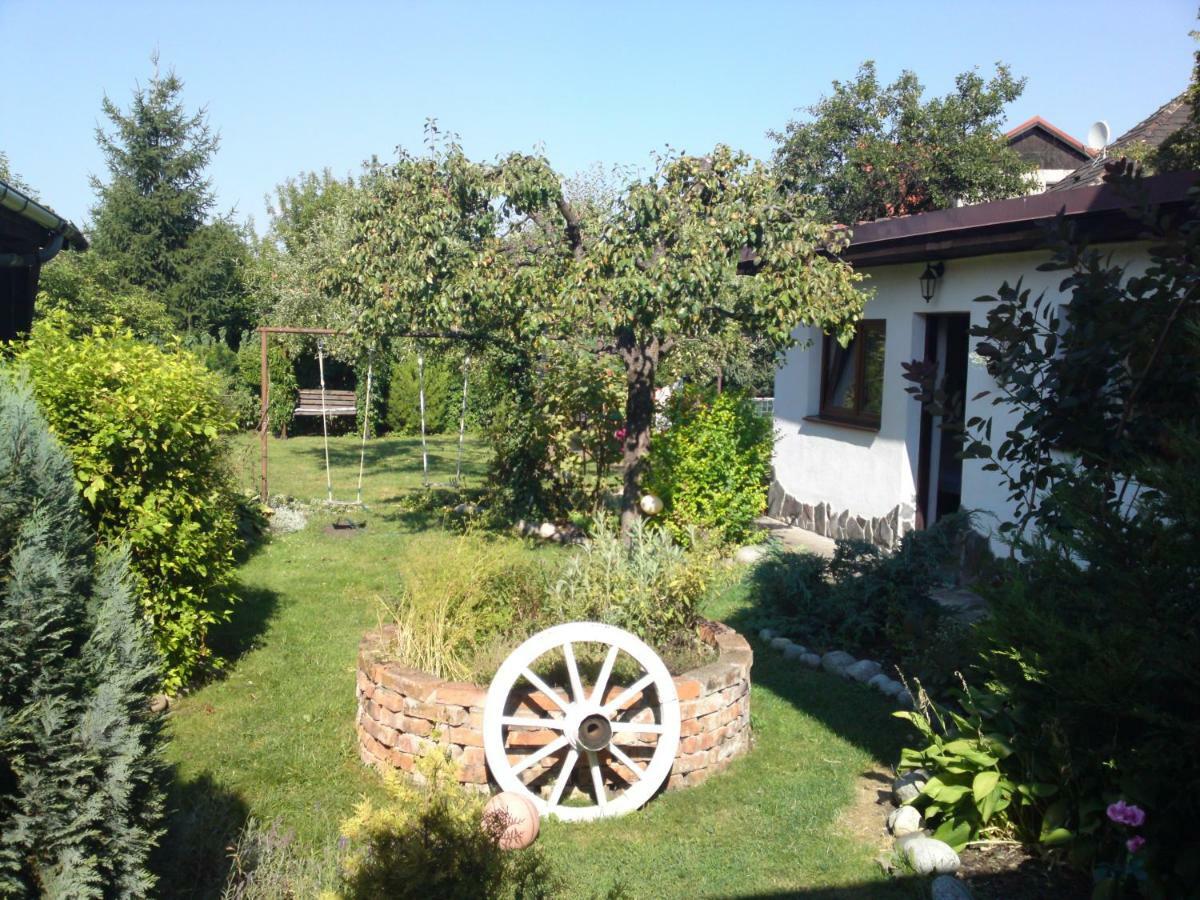 Mikulas Guest House Lipótszentmiklós Kültér fotó